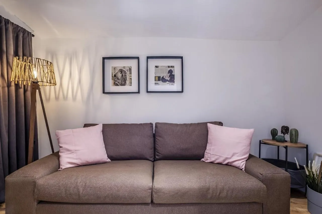 Apartament Lovely Flat With Terrace On Istiklal Street Stambuł